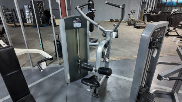 Life Fitness Signature Series Lat Pulldown