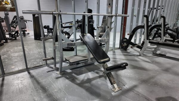 Hammer Strength Olympic Incline Bench Press