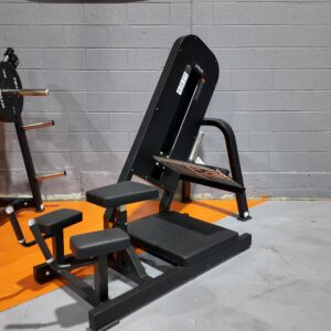 DAWG Glute Kickback Machine